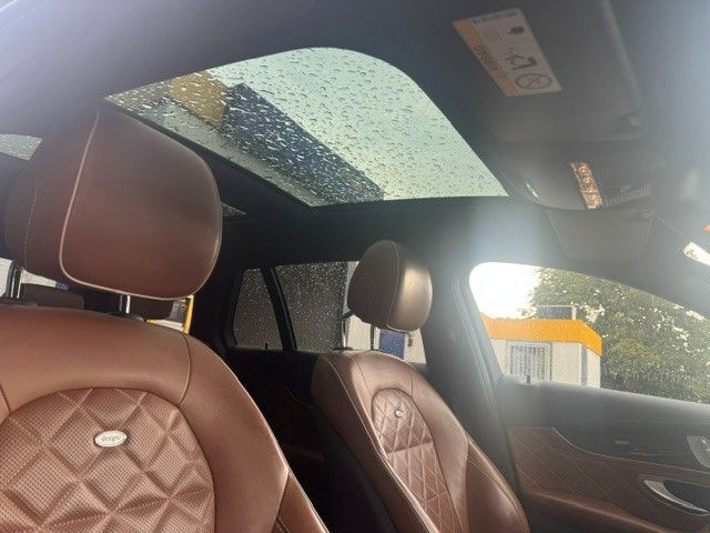 Fahrzeugabbildung Mercedes-Benz C 250  DESIGNO BlueTec / d 4Matic PANO LED LEDER