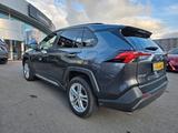 Toyota RAV4 2.5 Hybrid Automatik - Sehr guter Zu - Toyota RAV 4 mit Benzin-Antrieb: Geländewagen, Automatik