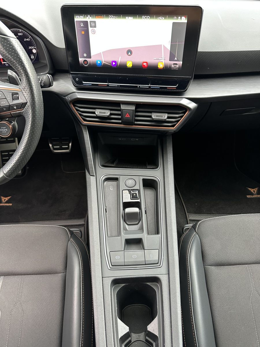 Fahrzeugabbildung CUPRA Leon 1.4 eHybrid DSG VZ NAV+LED+PANORAMA+19ZOLL