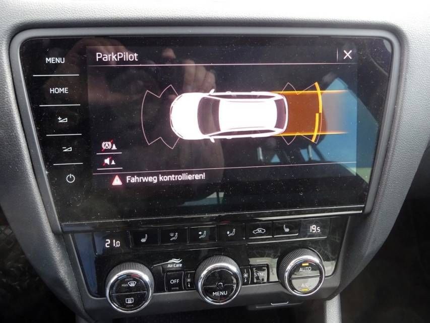 Fahrzeugabbildung SKODA Octavia Combi 1,5 TSI Clever Navi AHK