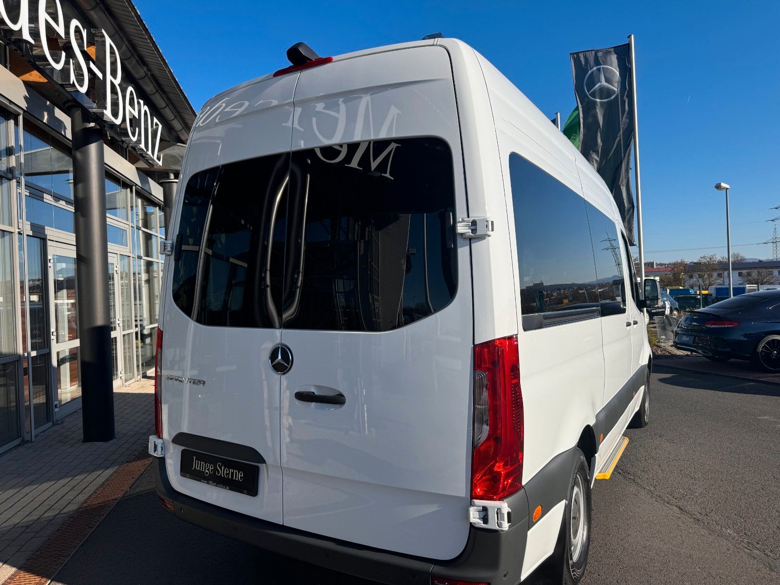 Fahrzeugabbildung Mercedes-Benz Sprinter 317 CDI Rollstuhl/Behinderten Lift
