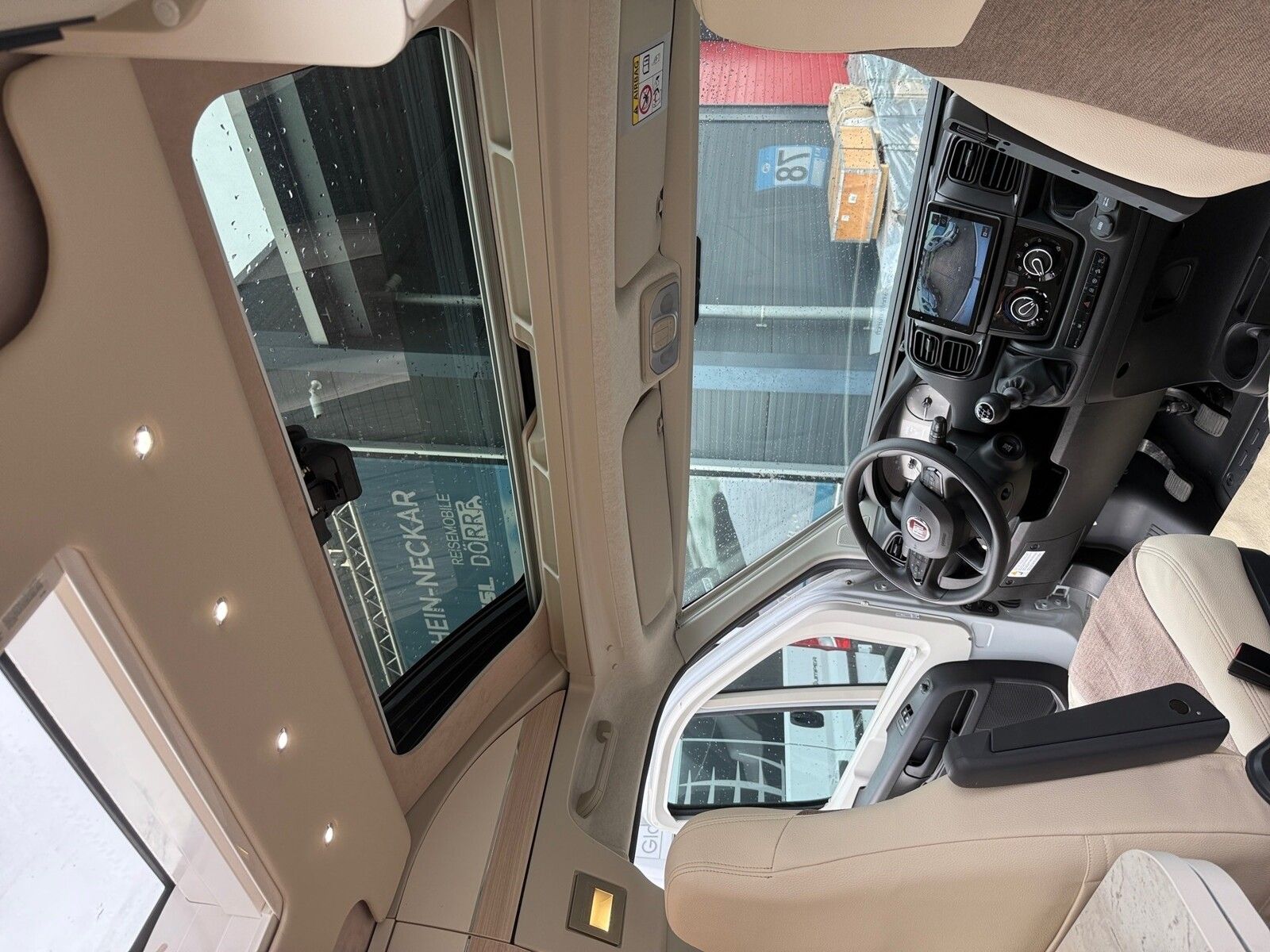 Fahrzeugabbildung Eura Mobil Van V 635 HB 6KW Heizung, Radio DAB, RFK