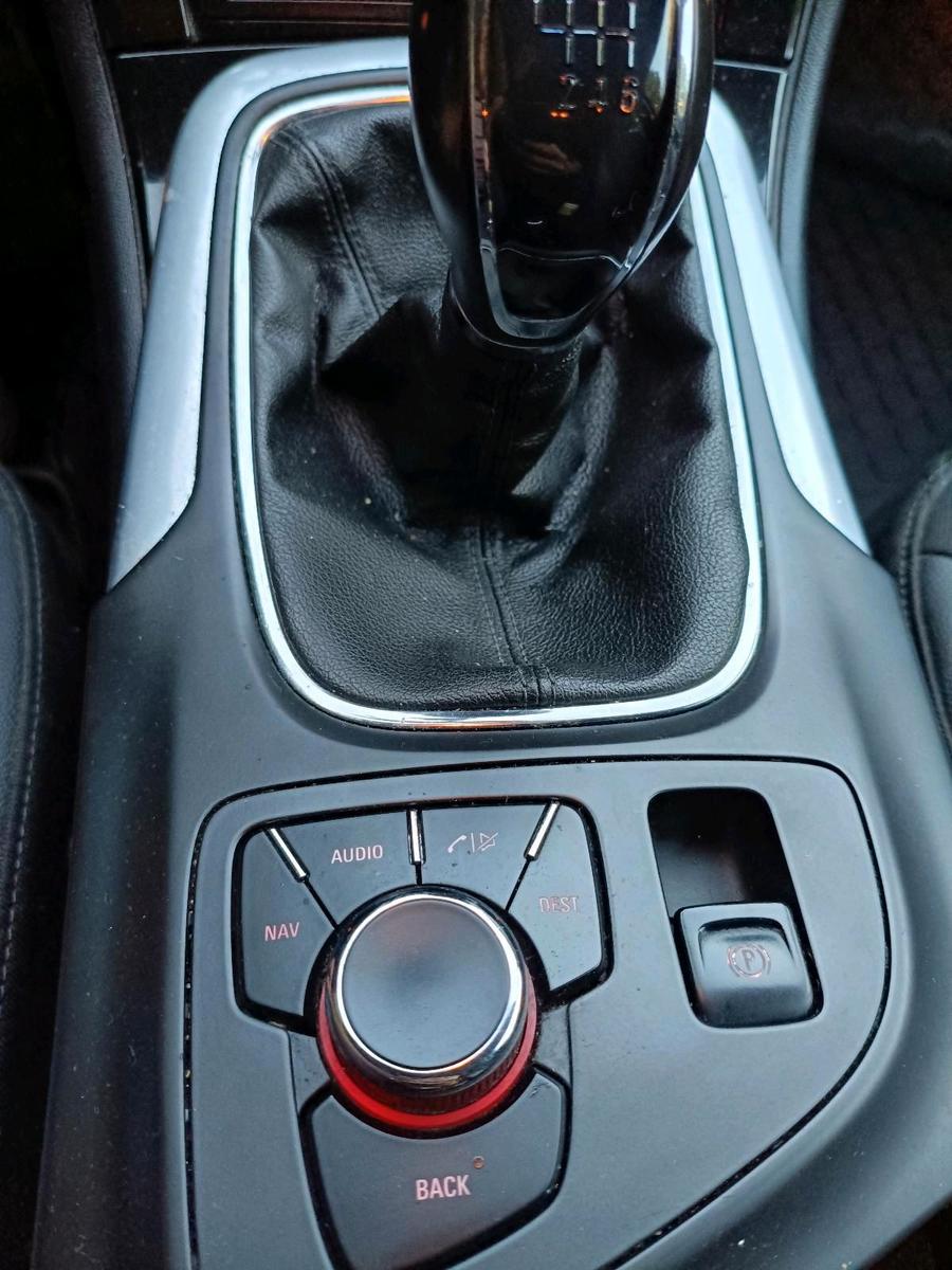 Opel Insignia 2012 — photo 10