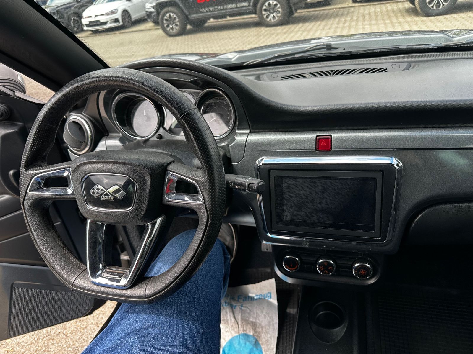 Ligier JS 60 DCi | Leder | Kamera | Carplay — Bild 15
