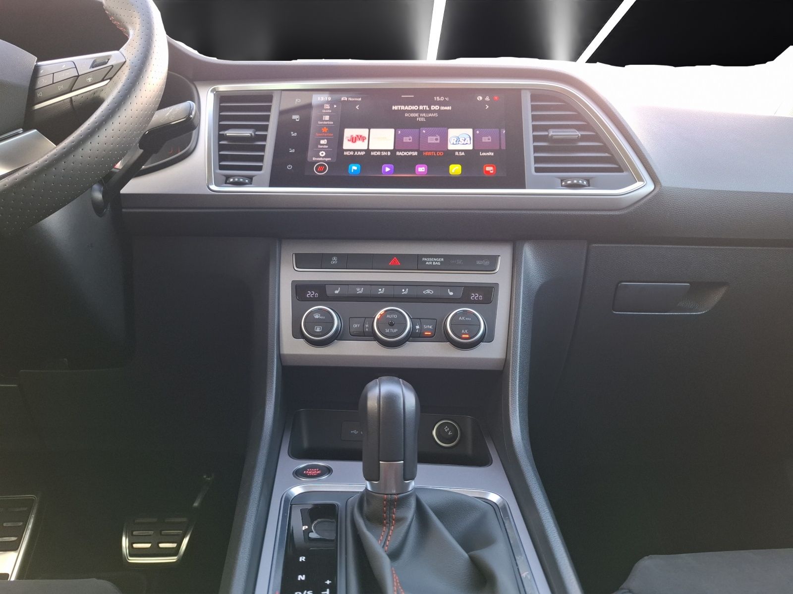 Fahrzeugabbildung SEAT Ateca TDI FR-Line DSG LED Navi ACC RFK SH 18"