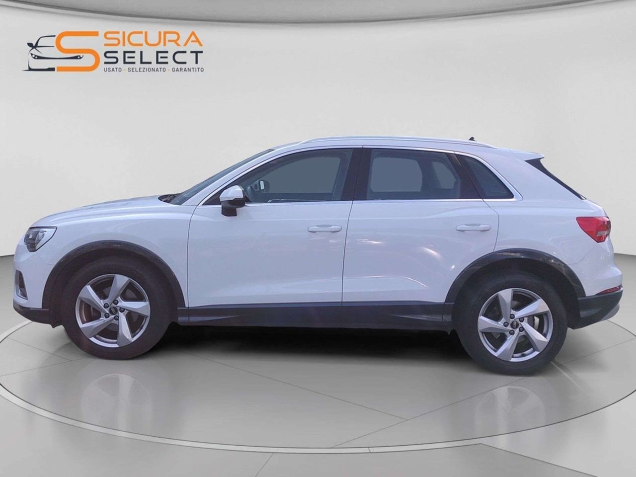 Audi Q3 AUDI Q3 35 TDI S tronic Business Advance imagem 2