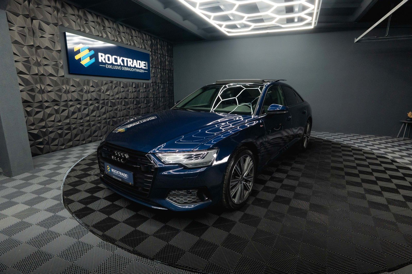 Fahrzeugabbildung Audi A6 55 TFSI quattro S-Line Sport Black Design ACC