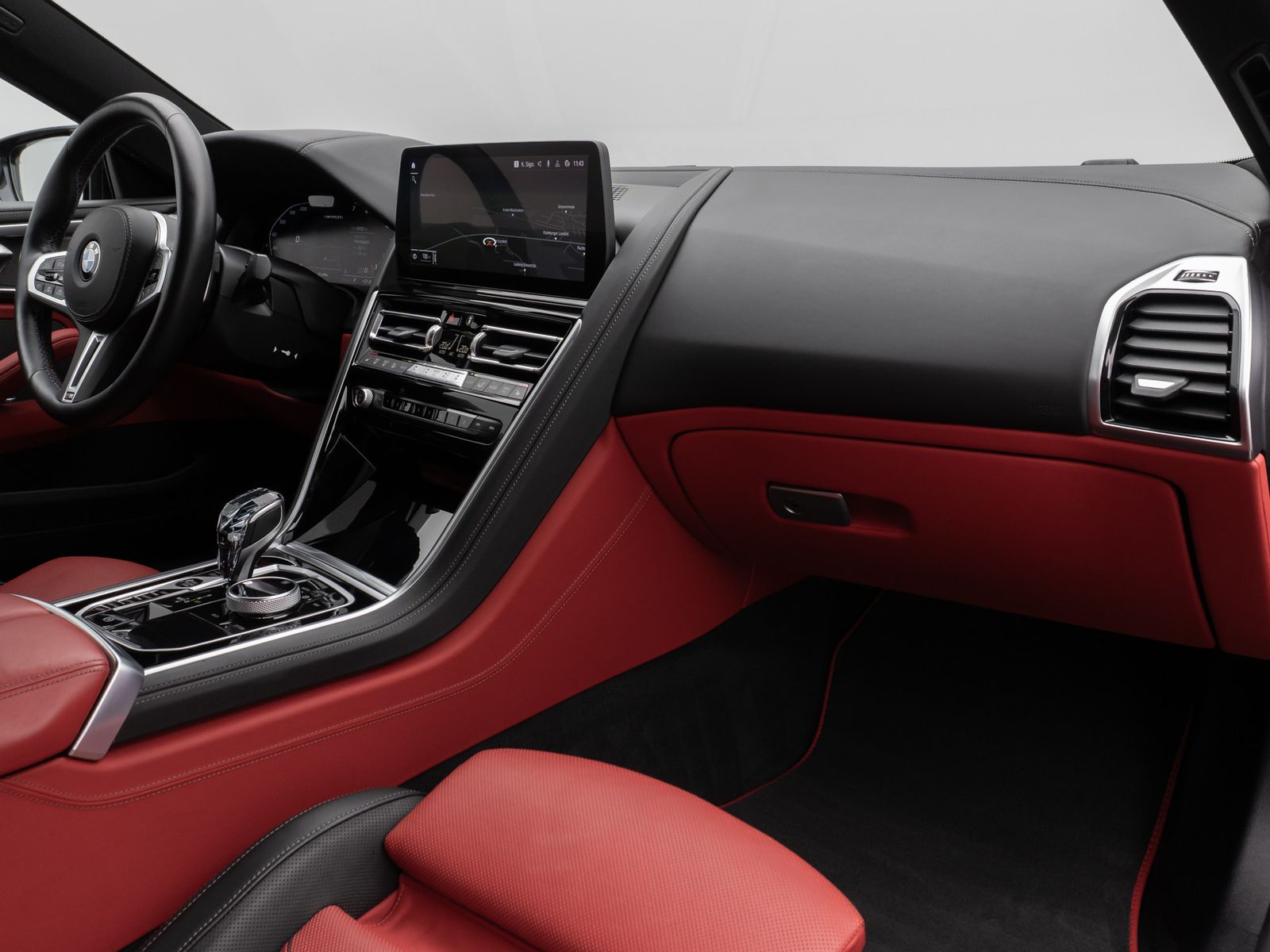 Fahrzeugabbildung BMW M850i xD Coupé 360°Laser HUD SoftCl Komfort 20"