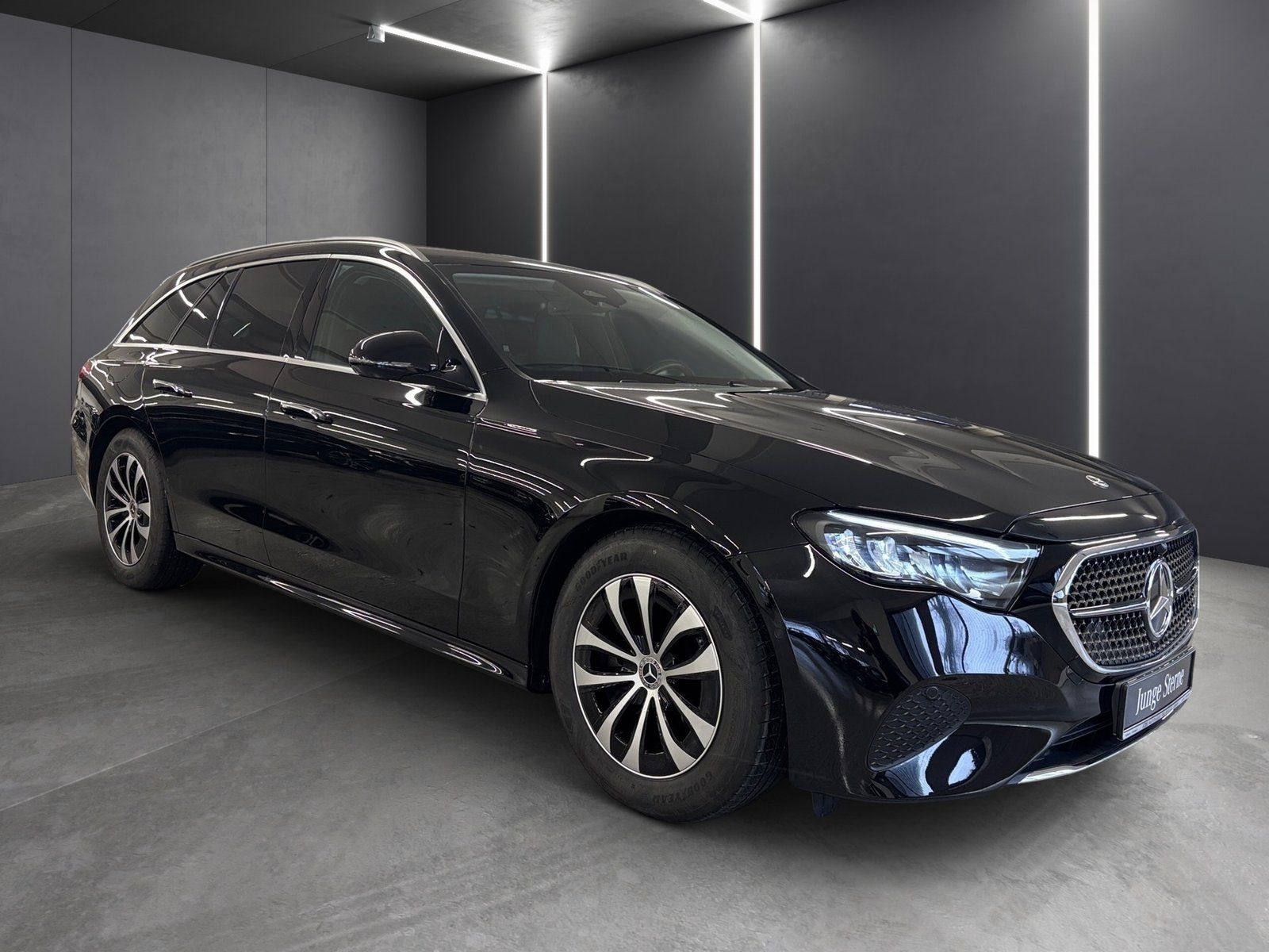 Fahrzeugabbildung Mercedes-Benz E 200 T Avantgarde*AHK*Distro*Totwin*Kamera*LED*