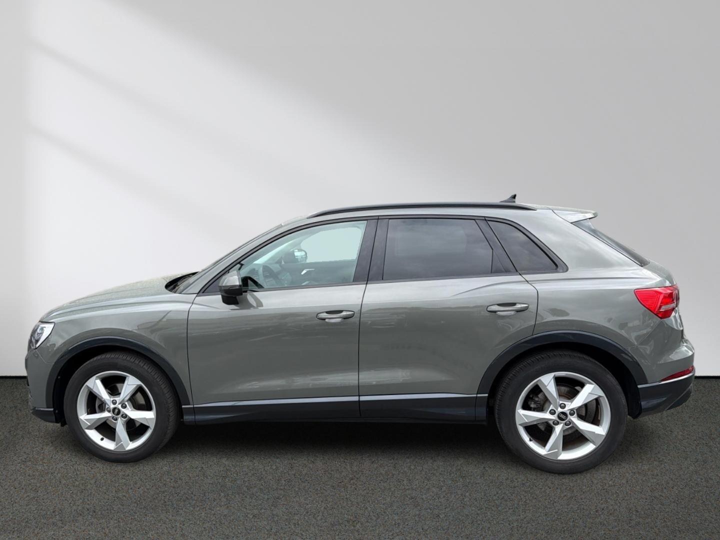 Audi Q3 35 TFSI S tronic MMI LED AHK Optik-Paket SHZ