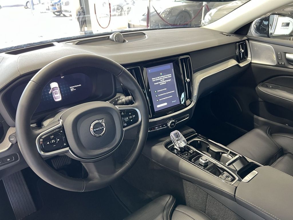 Volvo S60 T8 Ultimate Dark Recharge AWD Massage B&W