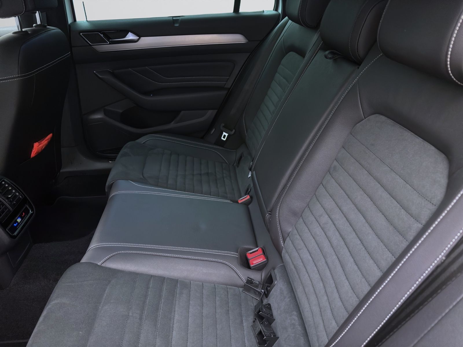 Volkswagen Passat Variant - Bild 15