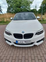 BMW 220i Steptronic Cabrio M Sport M Sport - mit Benzin-Antrieb Autos in Leipzig: Cabrio