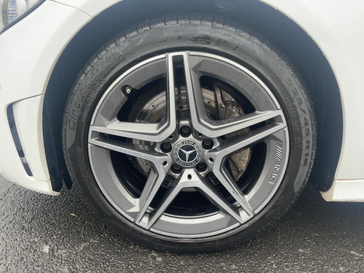 Fahrzeugabbildung Mercedes-Benz C 180 T-Modell AMG/Pano/Kamera/LED/AHK