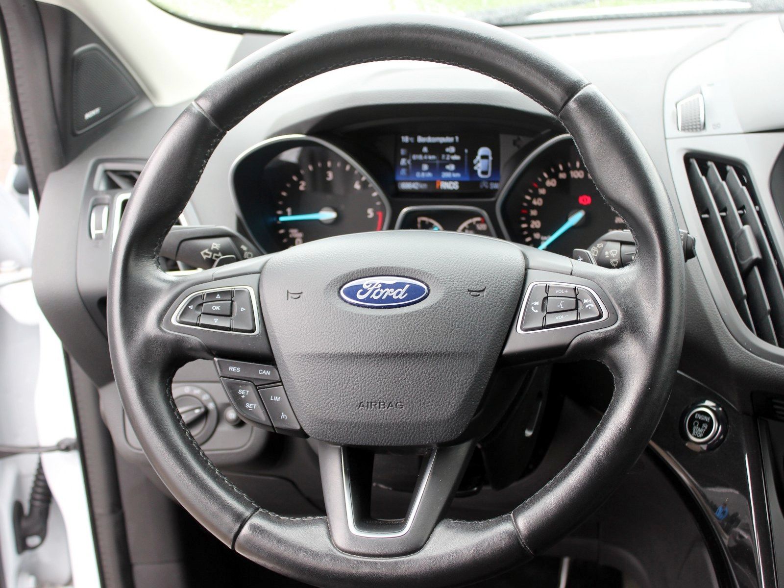 Fahrzeugabbildung Ford Kuga Titanium 2,0 TDCi 4x4 Start/Stopp