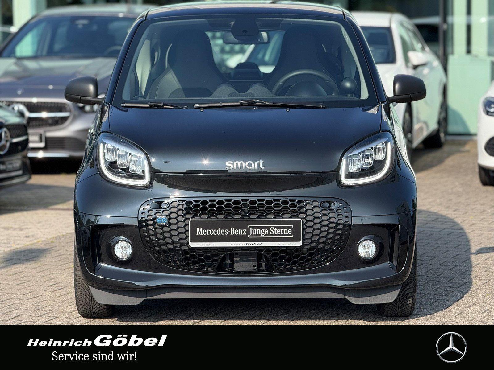 Fahrzeugabbildung Smart SMART EQ FORTWO*PANO*AMBIENTE*KAMERA*LED*PDC