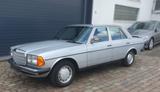 Mercedes-Benz Mercedes 230 E W123 mit rarem 5.Gang Getriebe - Mercedes-Benz E 230 von privat