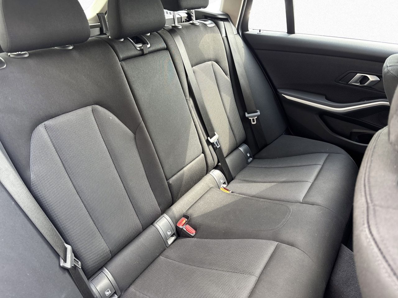 BMW 318i Touring LC+ AHK RFK DAB SHZ Leas 279,-oA foto 13