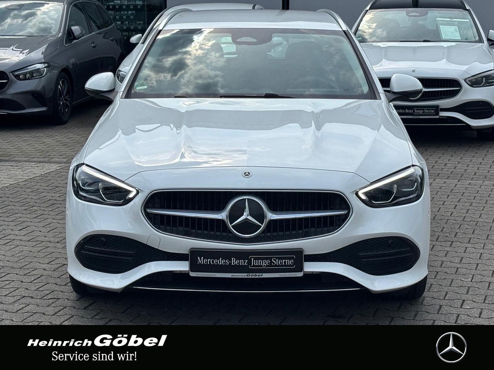 Fahrzeugabbildung Mercedes-Benz C 180 T AVANTGARDE*AHK*KAMERA*AMBIENTEBEL*