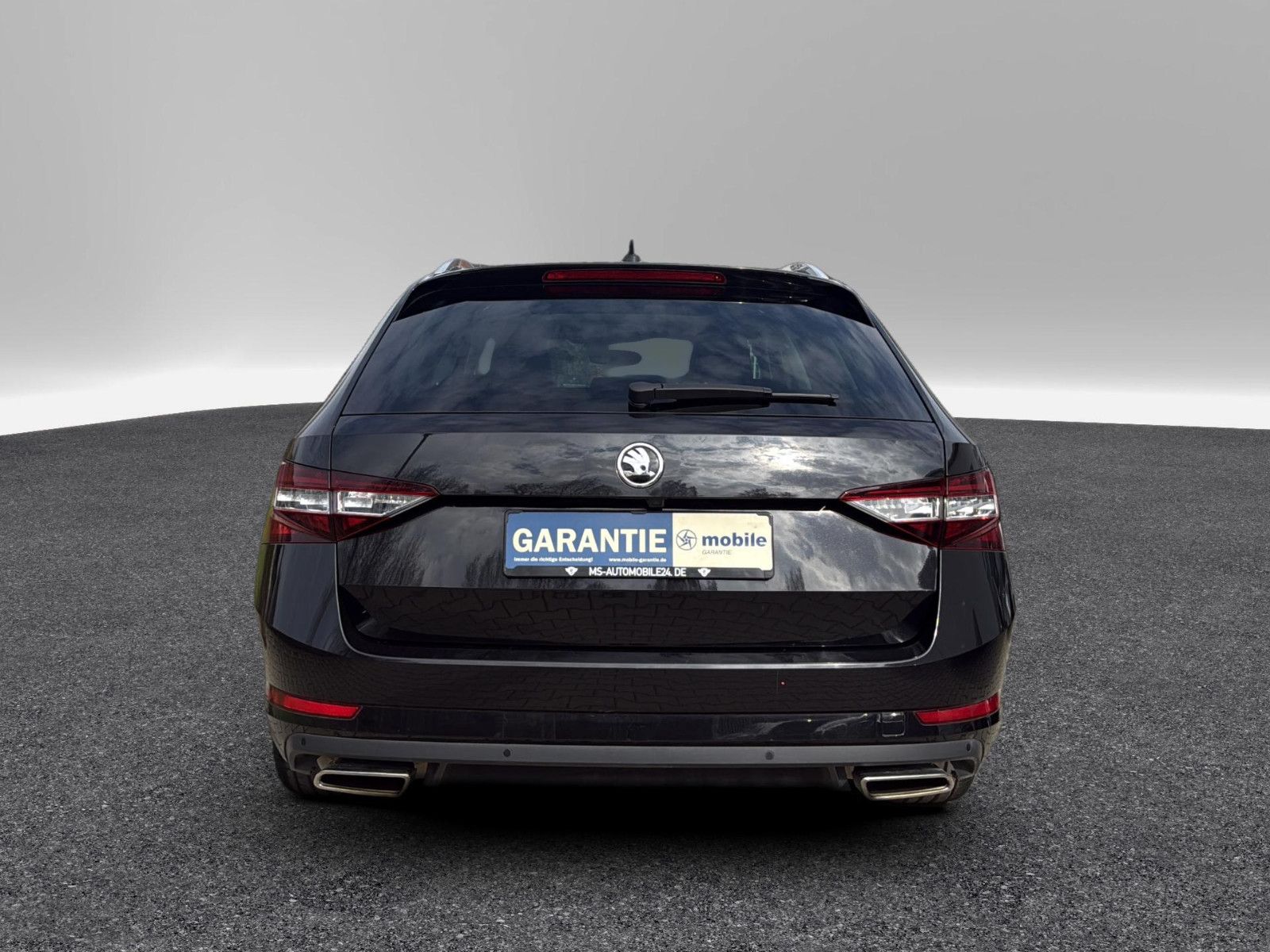 Fahrzeugabbildung SKODA Superb Combi L&K 4x4/ unfallfrei