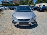 Ford Focus Turnier Titanium / TÜV - Ford Focus aus 2005: Kombi