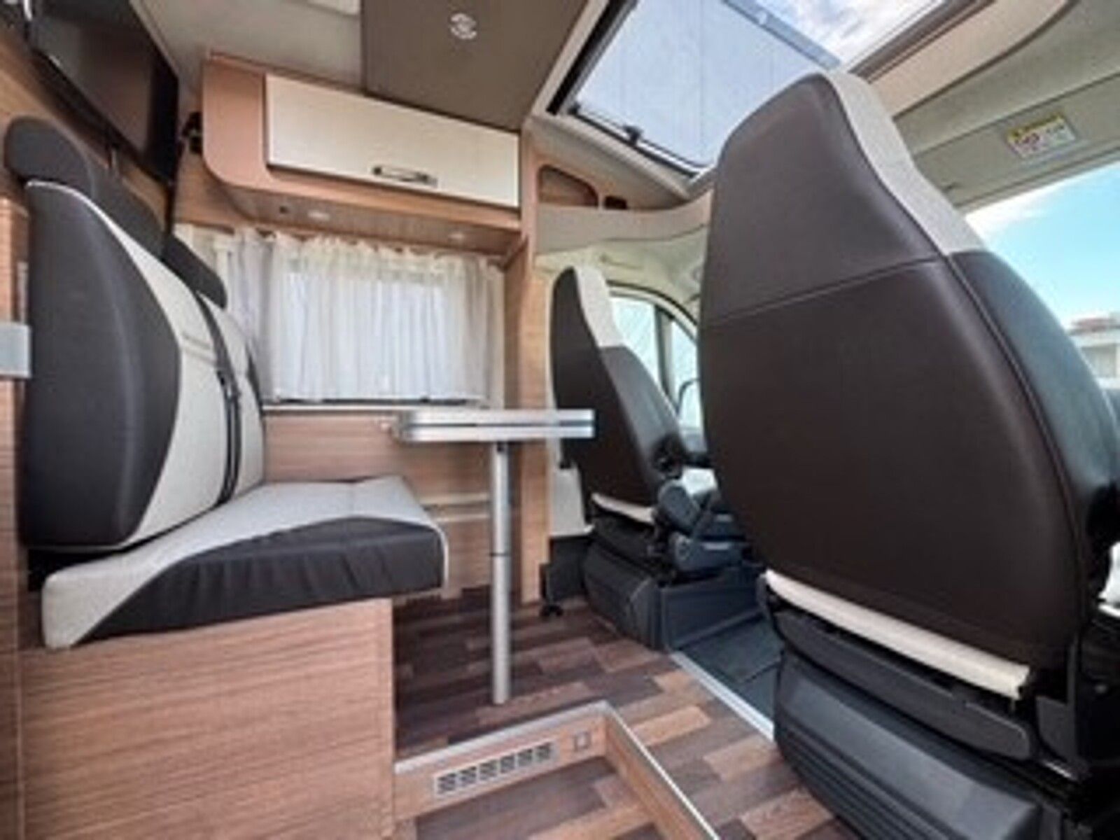 Fahrzeugabbildung Weinsberg CaraCompact EDITION PEPPER 600 MEG Markise, TV