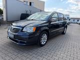 Lancia Voyager Platinum 2.8 JTDM 7-Sitzer AHK - Lancia Voyager aus 2013