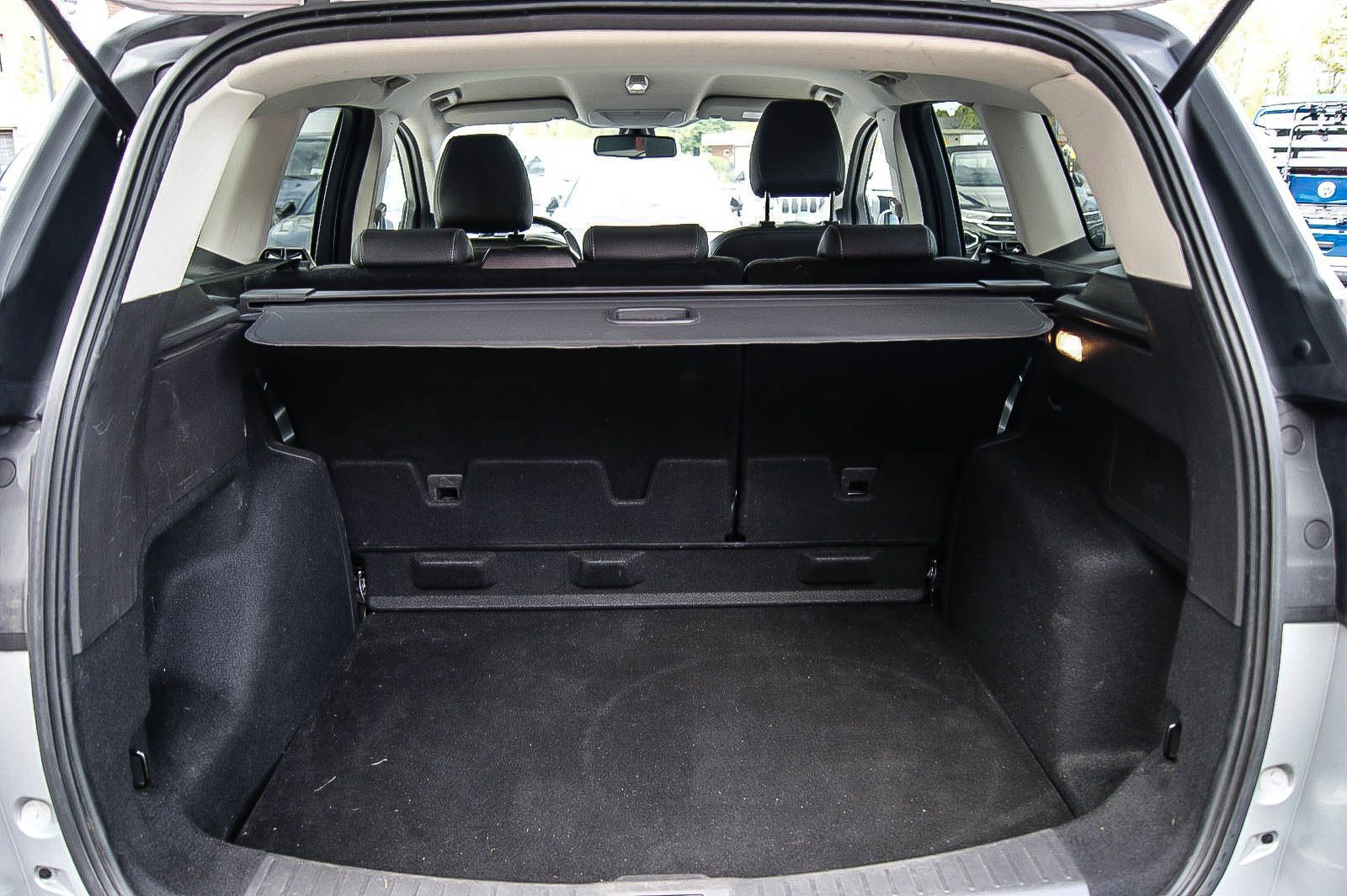 Fahrzeugabbildung Ford Kuga 1.5 Aut Titanium XENON NAVIGATION PDC 1HAND