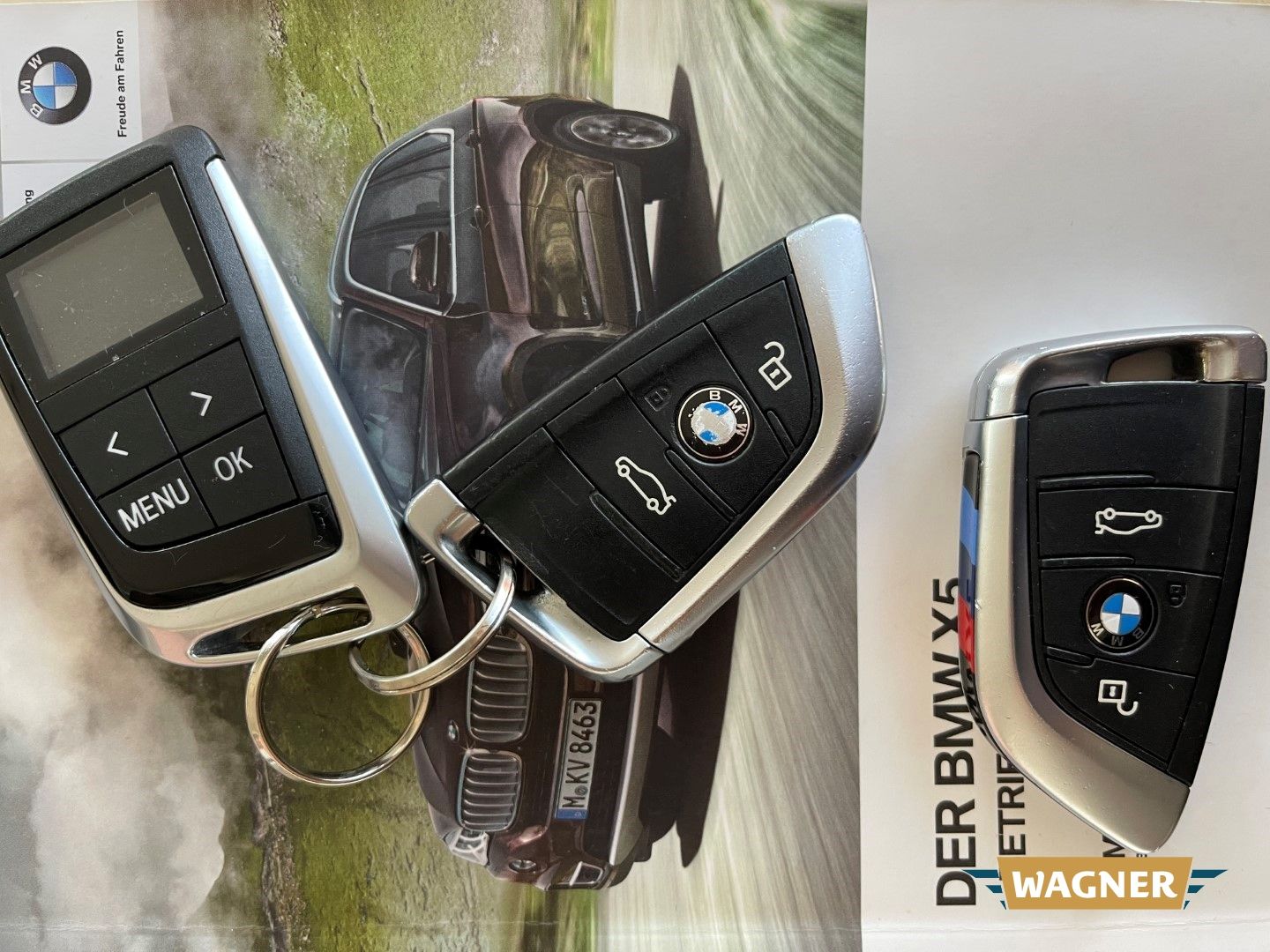 Fahrzeugabbildung BMW X5 xDrive 30 d M-Sport Standheizung Keyless