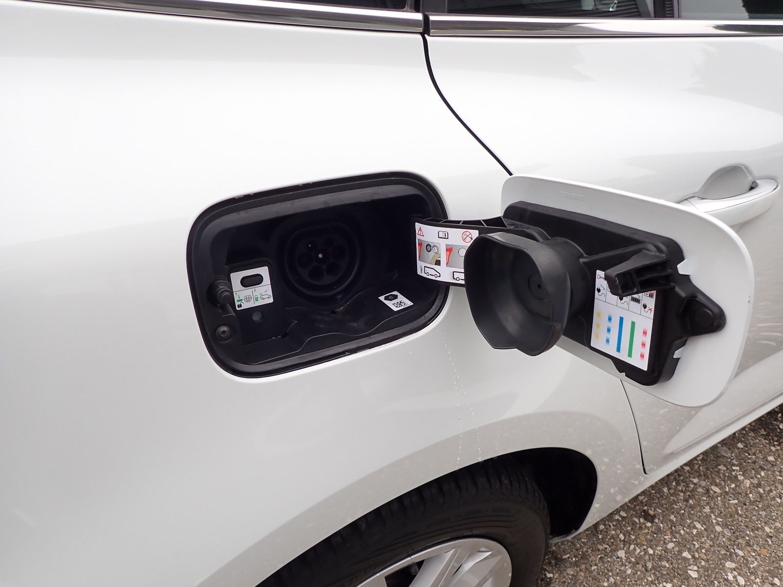 Fahrzeugabbildung Renault Megane E-TECH Grandtour Equilibre E-TECH PLUG-IN