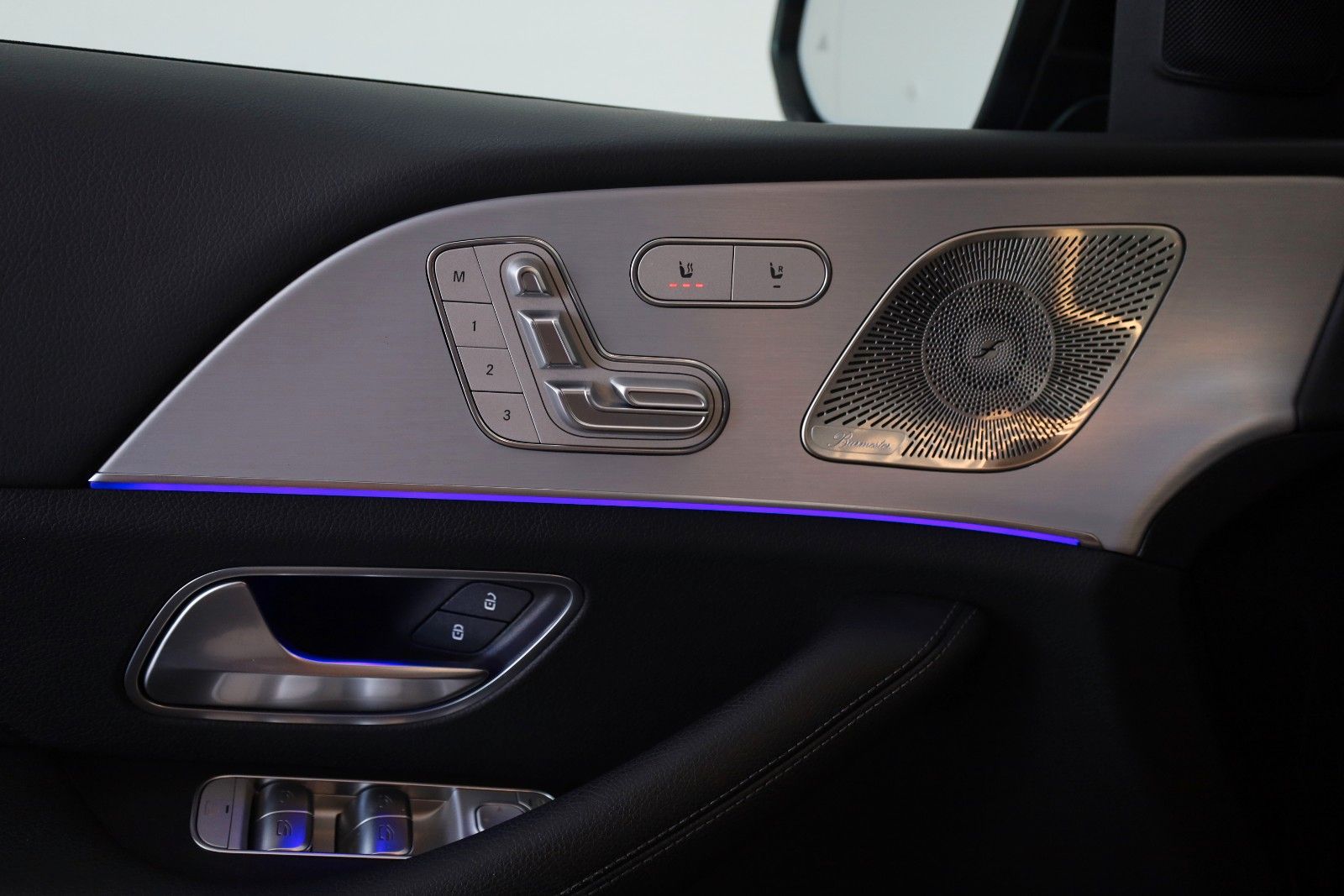 Fahrzeugabbildung Mercedes-Benz GLE 350 de 4M Navi,LED,SH,360°Kamera,Panoram,AHK