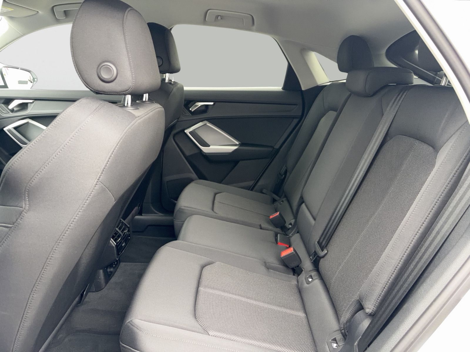 Audi Q3 Sportback 35TFSI S line Black ACC AHK Navi foto 12