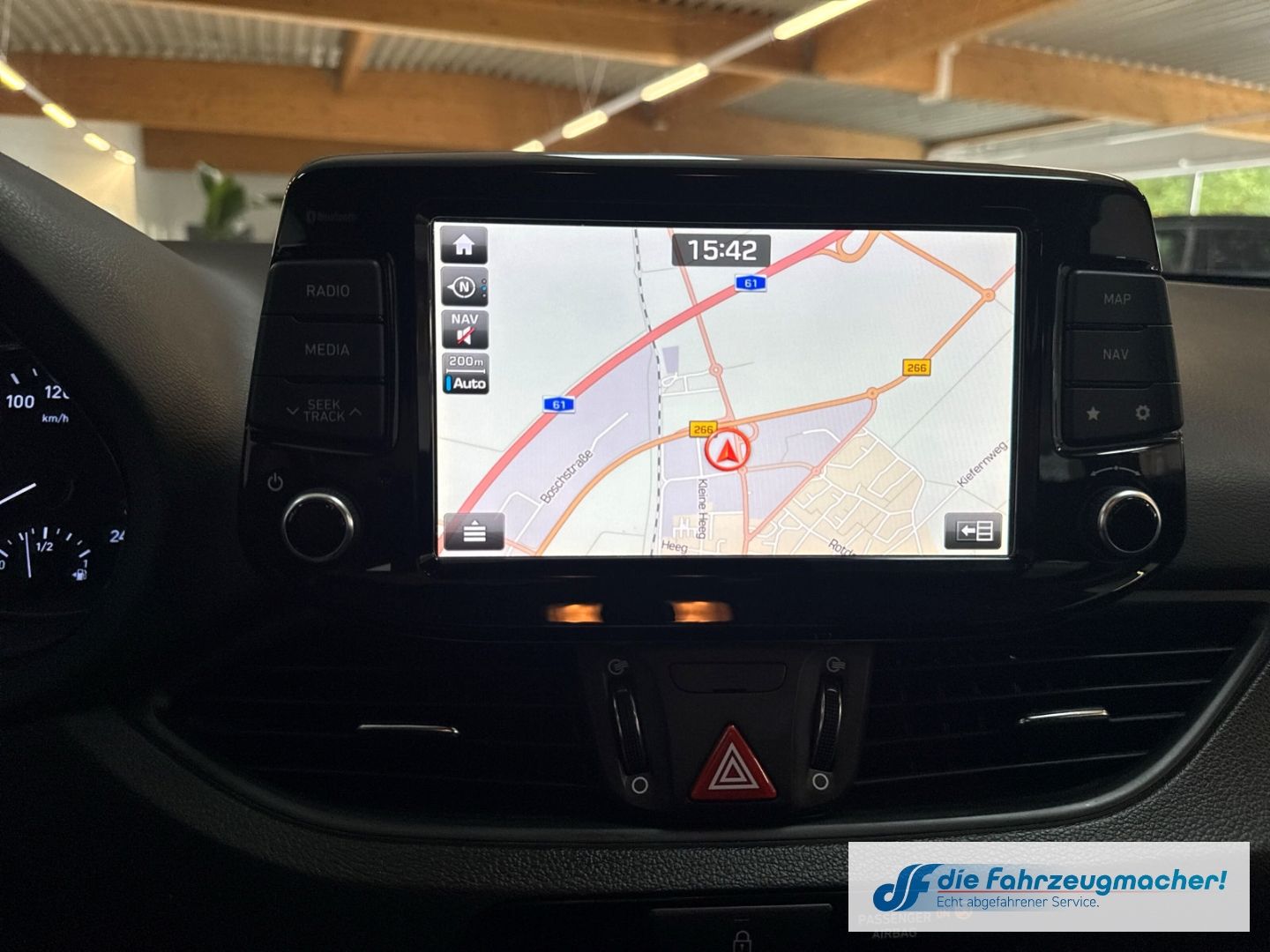 Fahrzeugabbildung Hyundai i30 YES! Navi Apple CarPlay Android Auto Mehrzon