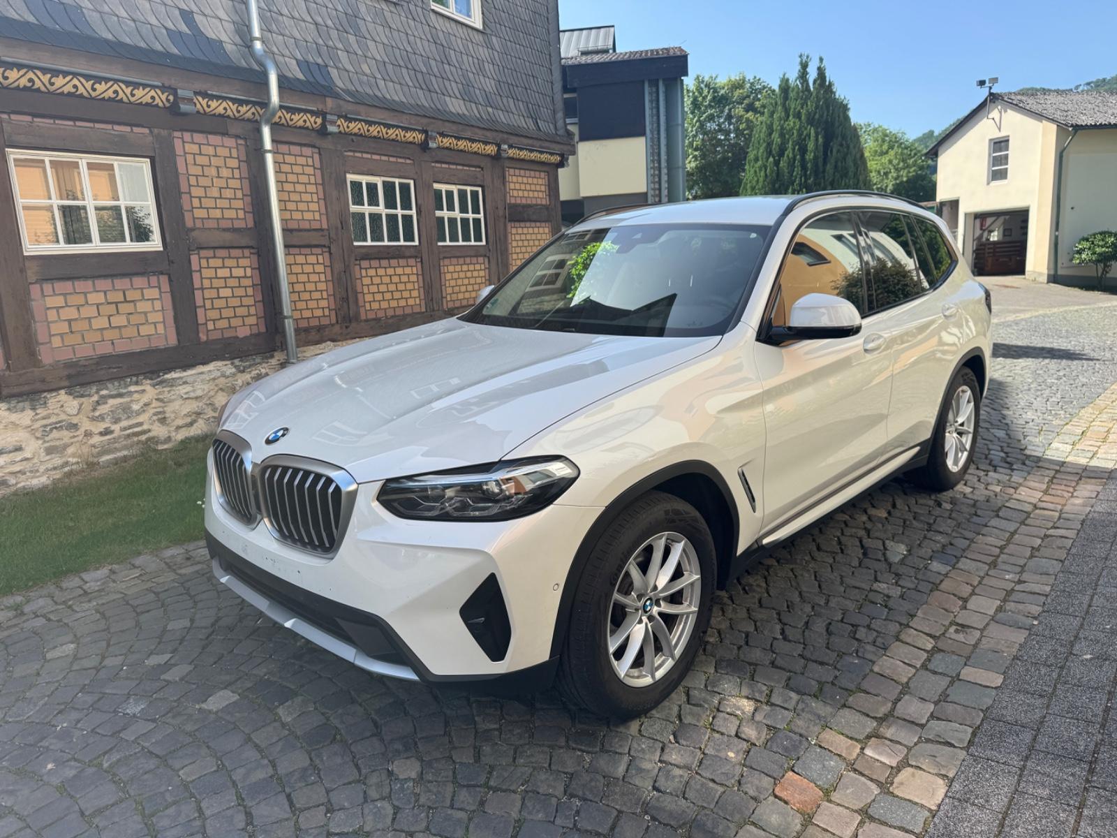 BMW X3 xDri*20d*AHK*HiFi*LiveCockpit*M-Sport*ParkAss