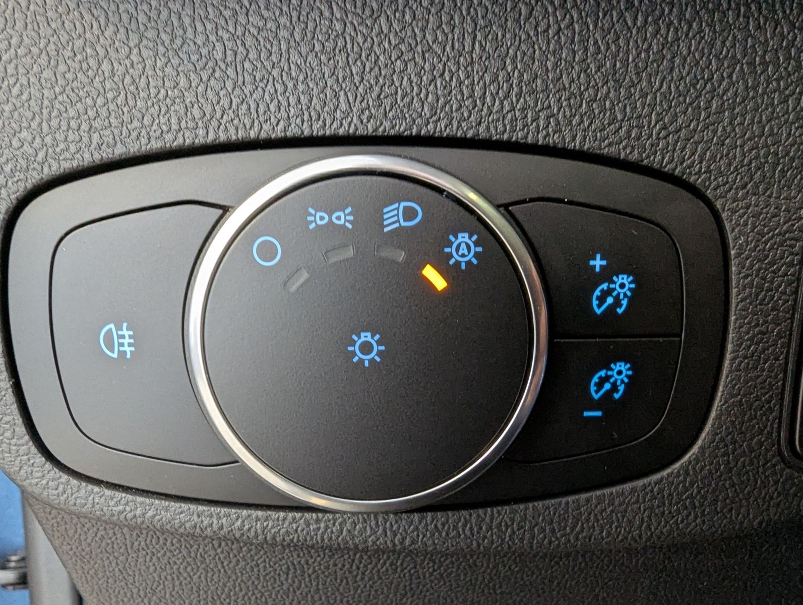 Fahrzeugabbildung Ford Focus 1.0 ST-Line X Styling Matrix B&amp;O Pano 18"