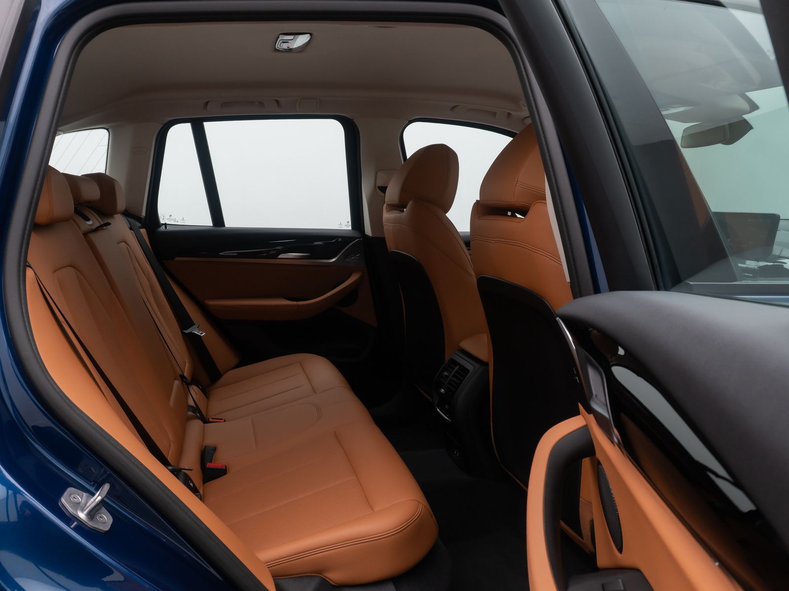 Fahrzeugabbildung BMW X3 xD30i AHK Kamera DAB Komfort Memory Leder 19"