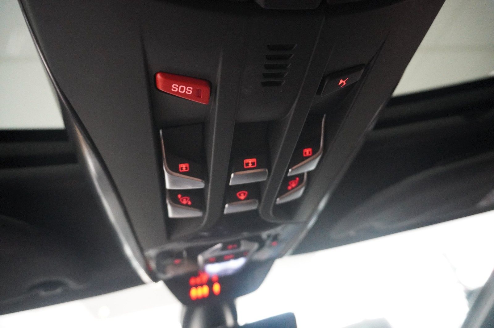 Fahrzeugabbildung DS Automobiles DS5 Lim. 2.0D NAVI/LED/KAMERA/HUD/SPORT/SH/DAB+