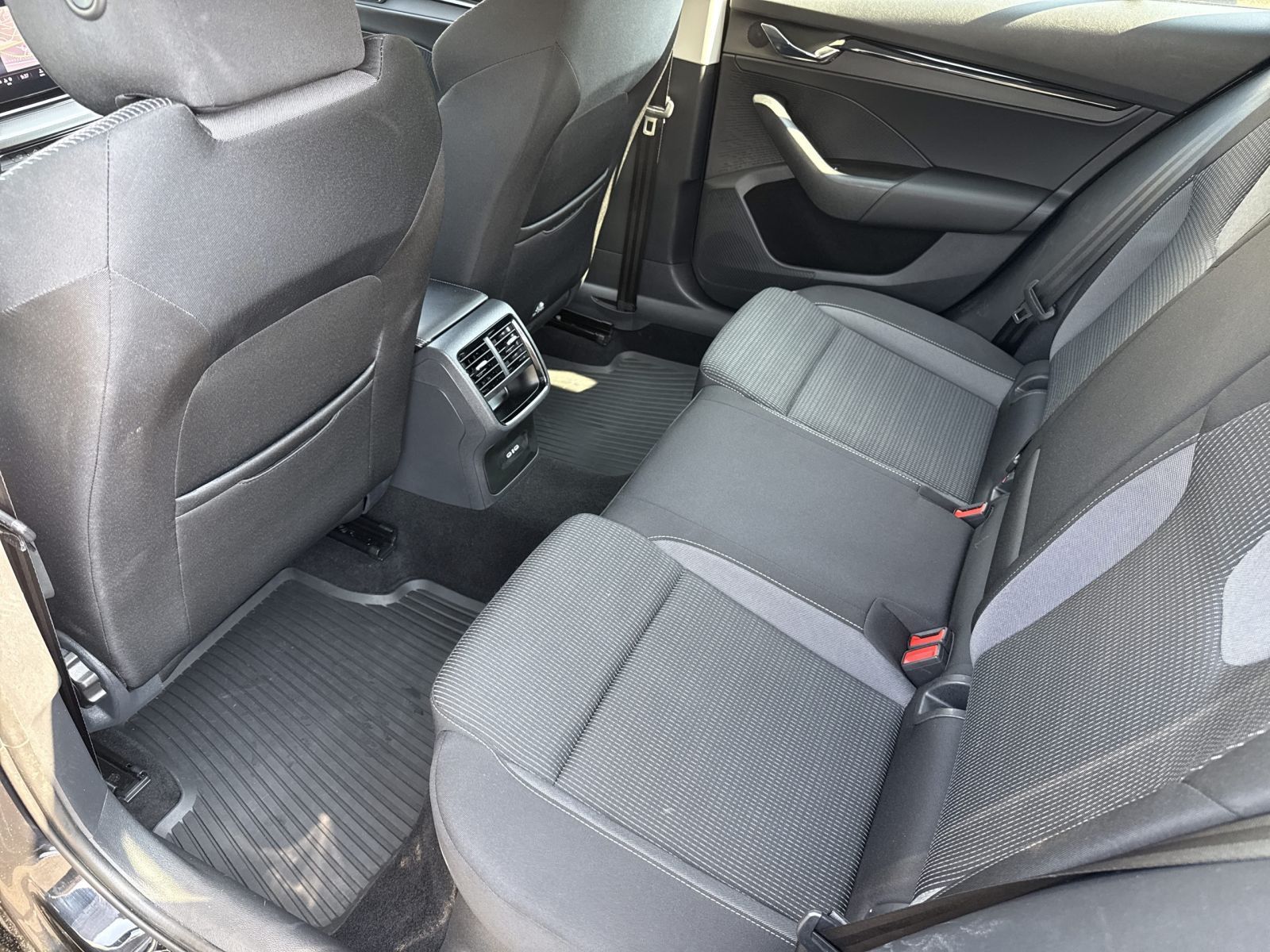 Skoda Octavia Selection 1.5 TSI e-TEC DSG AHK KESSY foto 12