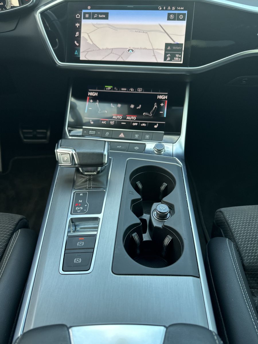Fahrzeugabbildung Audi A6 55 TFSI e Quattro S-Line NAV+MATRIX+AHK+PANO