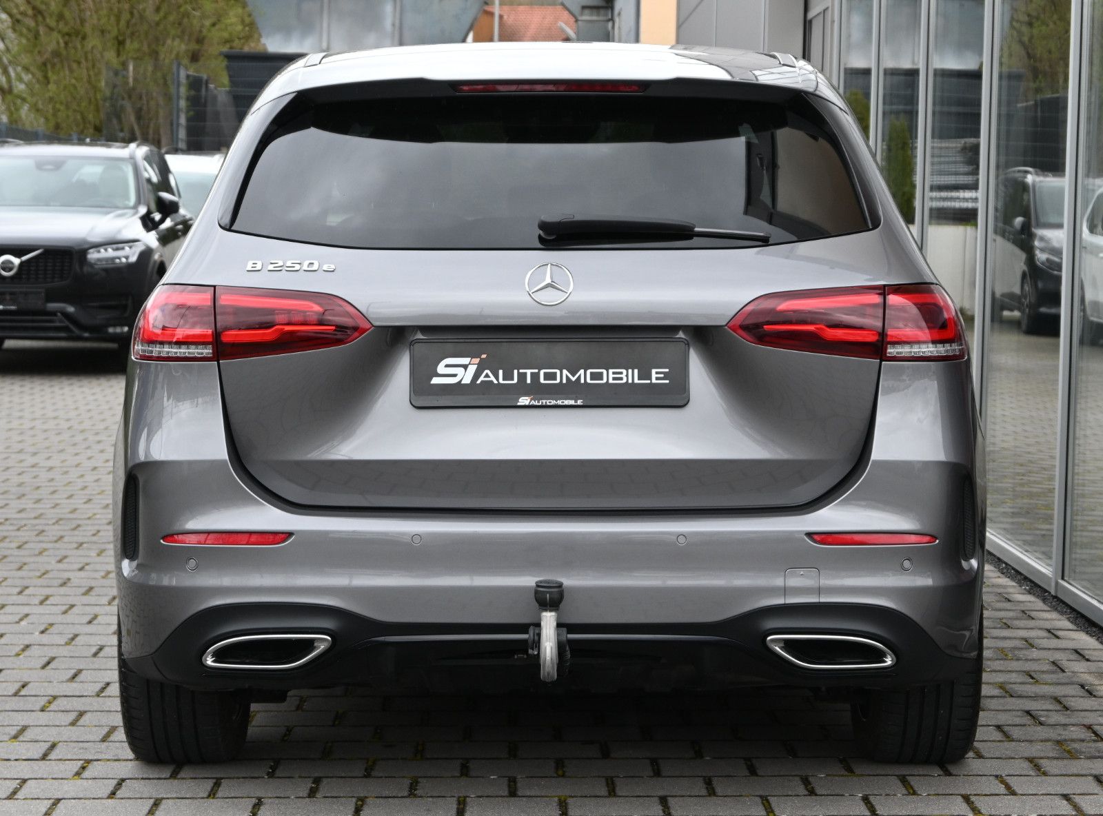 Fahrzeugabbildung Mercedes-Benz B 250 e Hybrid AMG LINE Night °ACC°AHK°360°MEMO°