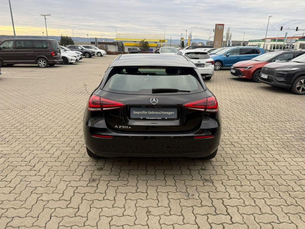 Mercedes-Benz A 250 e 8G-DCT Style