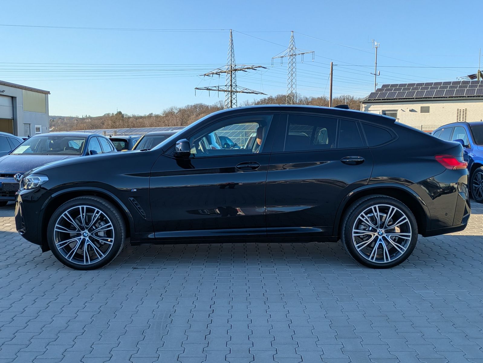 Fahrzeugabbildung BMW X4 xDrive 30 d M-Sport MATRIX*PANO*NAVI PRO*21"