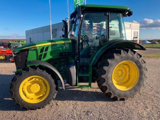 John Deere 5075M