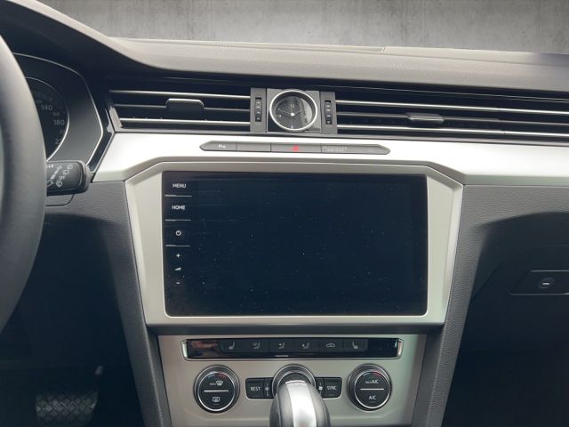 Passat Variant 2,0 TDI DSG*LED* AHK*ACC*Navi*LED