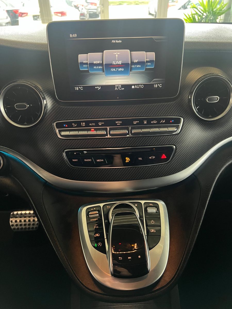 Fahrzeugabbildung Mercedes-Benz V 250 d EDITION AMG LINE kompakt *7.SITZER*