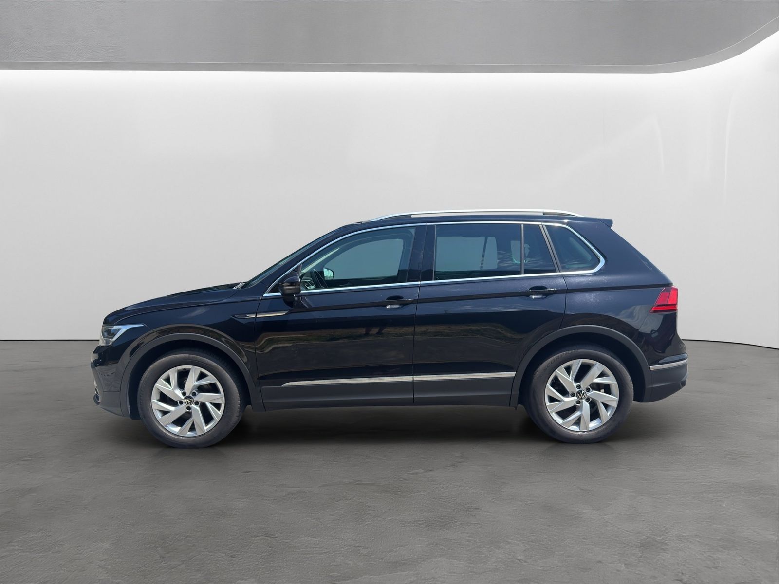 Volkswagen Tiguan 1.5 TSI Life LED NAVI 17 ACC SHZ PDC CLIM foto 4
