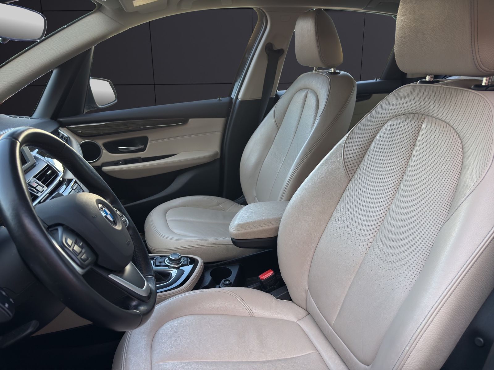 Fahrzeugabbildung BMW 225 Active Tourer*Luxury-Line*Navi*Kamera*