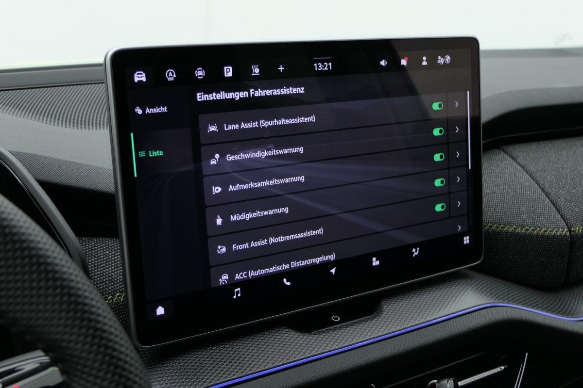Skoda Kodiaq 1.5 TSI DSG+7SITZ+STANDHZ+CAM+MATRIX+NAV+