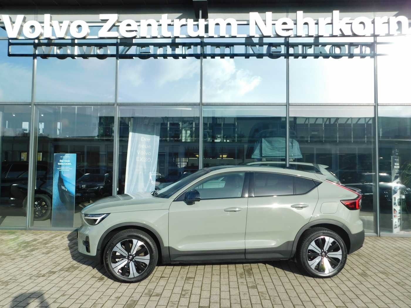 Fahrzeugabbildung Volvo C40 Recharge Twin Motor Ultimate AWD