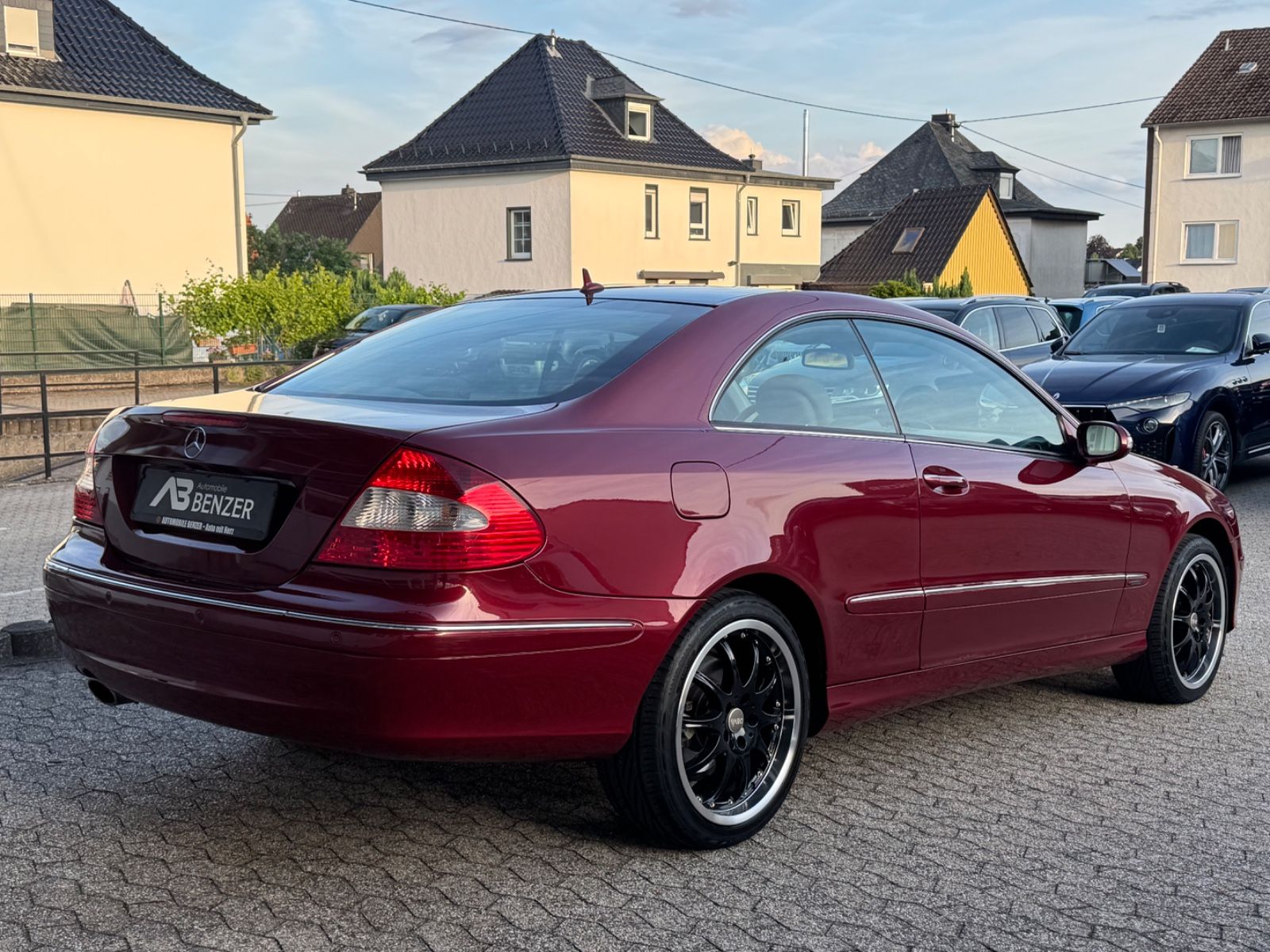 Fahrzeugabbildung Mercedes-Benz CLK 200 Kompressor Coupe/Elegance/S-Dach/SHZ/